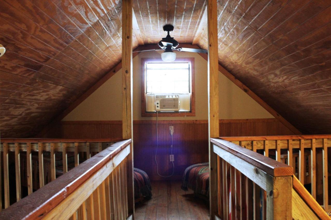 Berry Creek Cabins Bed and Breakfast Isabel Exteriör bild