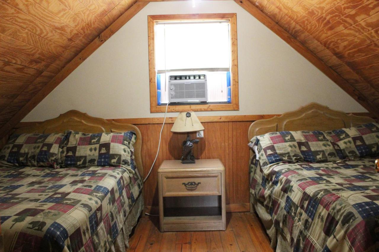 Berry Creek Cabins Bed and Breakfast Isabel Exteriör bild